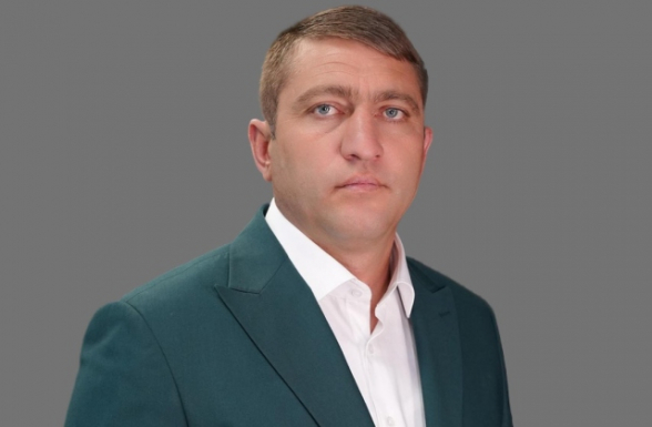 Վաղարշապատի ավագանու արտահերթ ընտրություններում «Մայր Հայաստան» կուսակցության ցուցակը գլխավորող Գրիշա Հարությունյանը դատապարտել է Գրումրիում տեղի ունեցողը